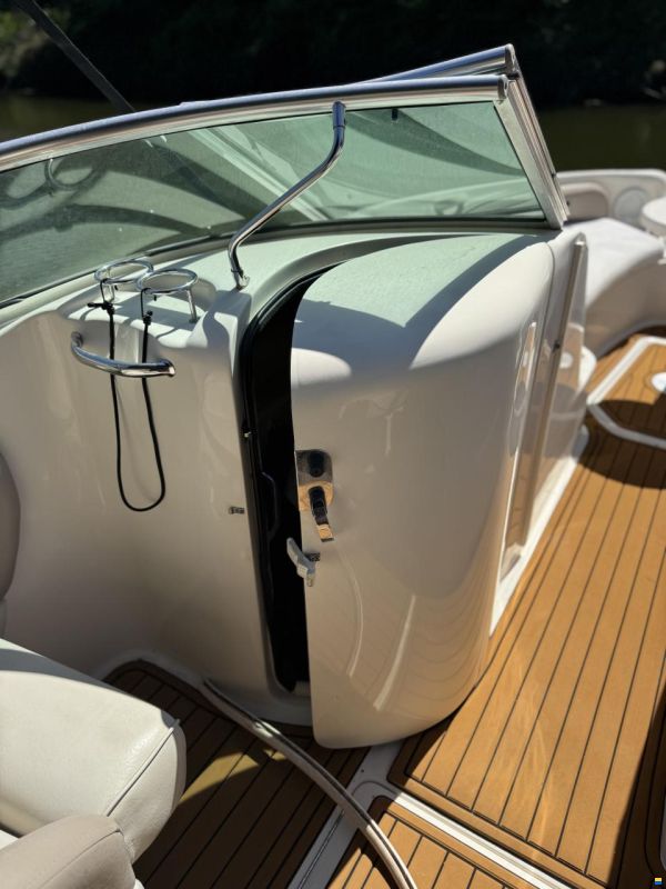 Sea Ray 240 Sundeck