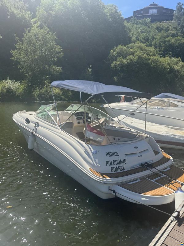 Sea Ray 240 Sundeck