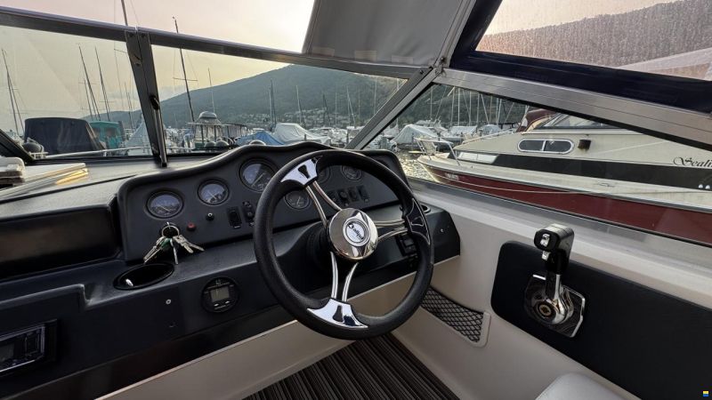 Sea Ray 230 DA