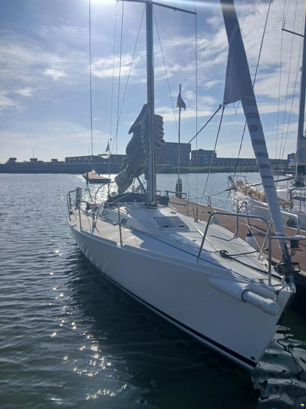 J Boats J105