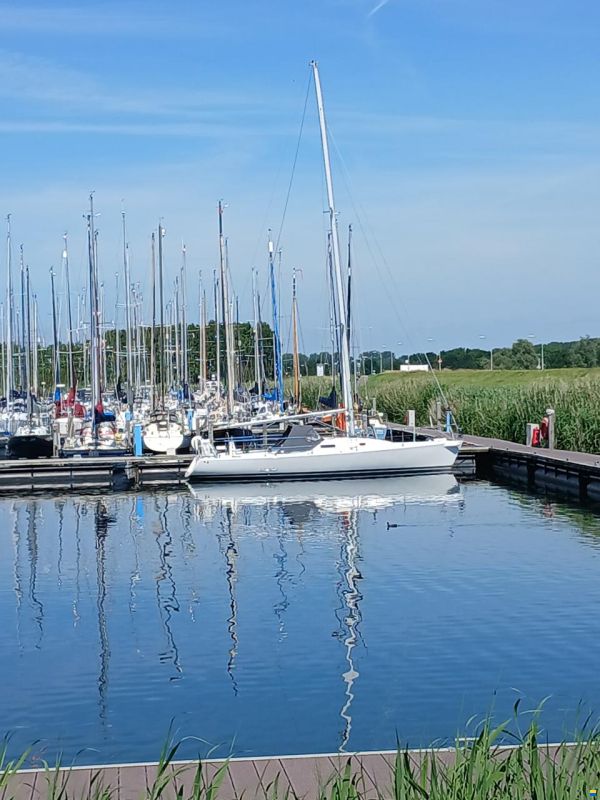 J Boats J105