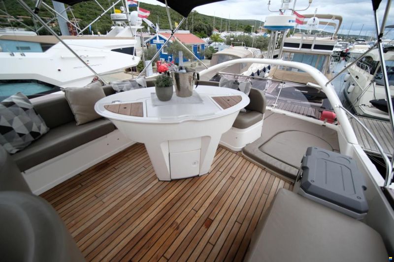 Fairline Squadron 55