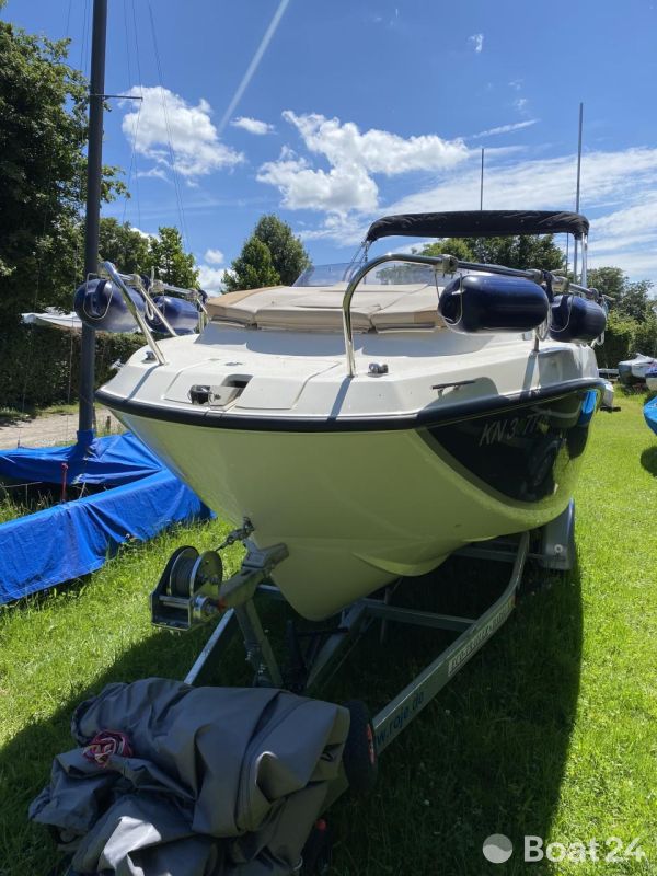 Quicksilver Active Cabin 555