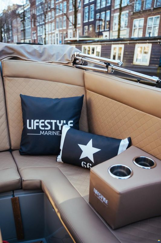 Lifestyle Marine 818 Cabin
