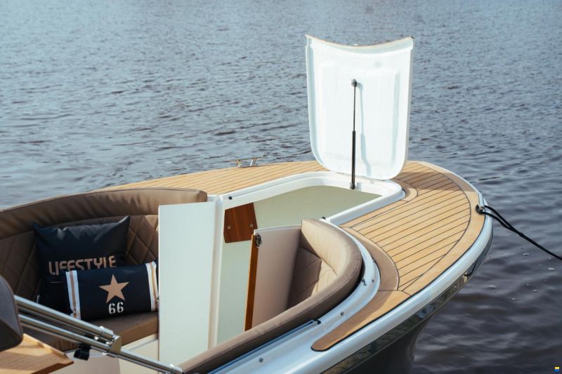 Lifestyle Marine 780 Tender