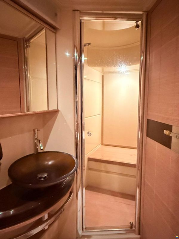 Azimut 58 Fly