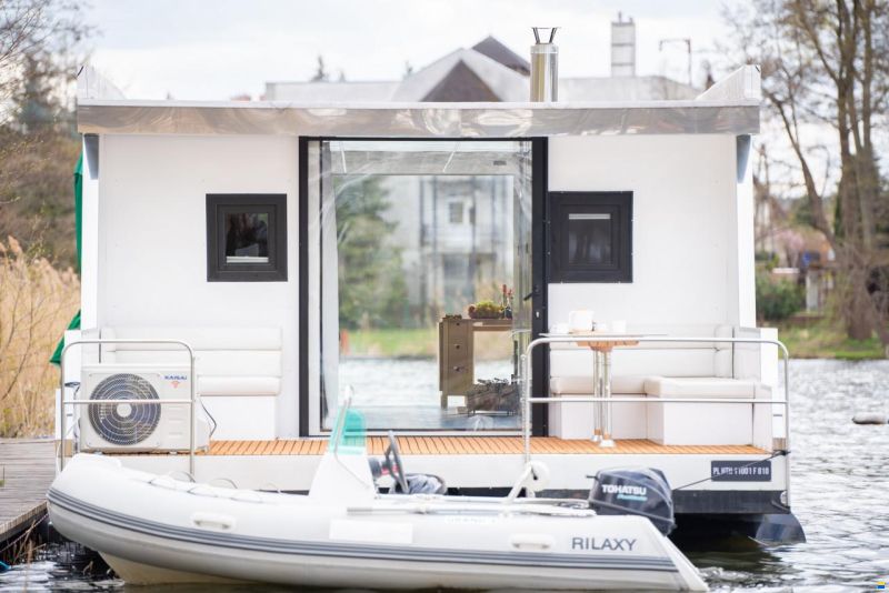 HT Catamarans Houseboat Safety 33