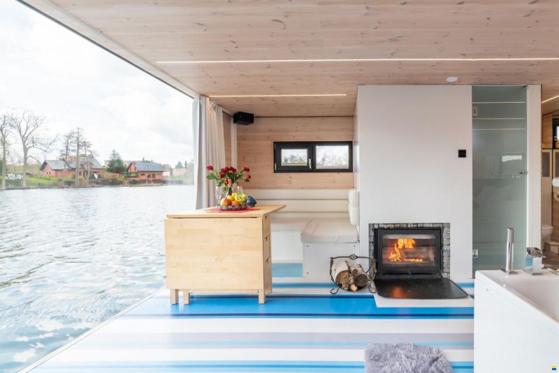 HT Catamarans Houseboat Safety 33