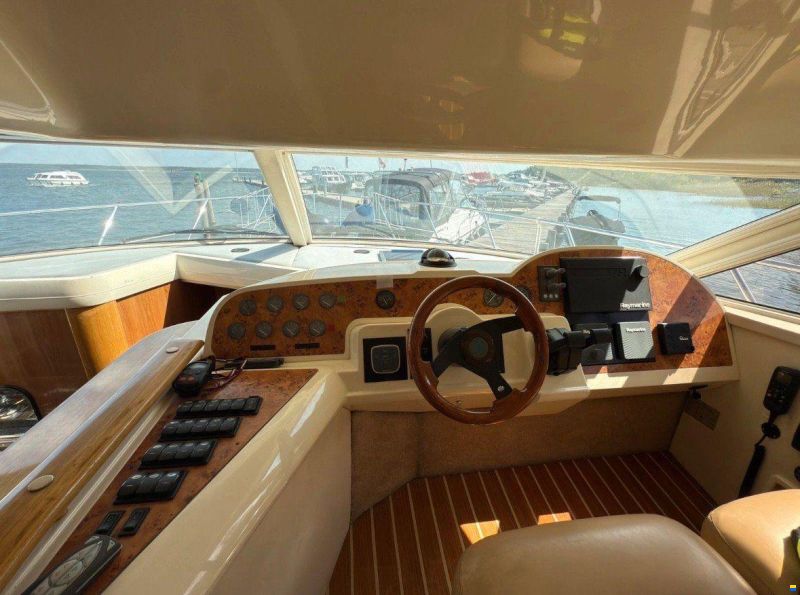 Sealine F 42/5
