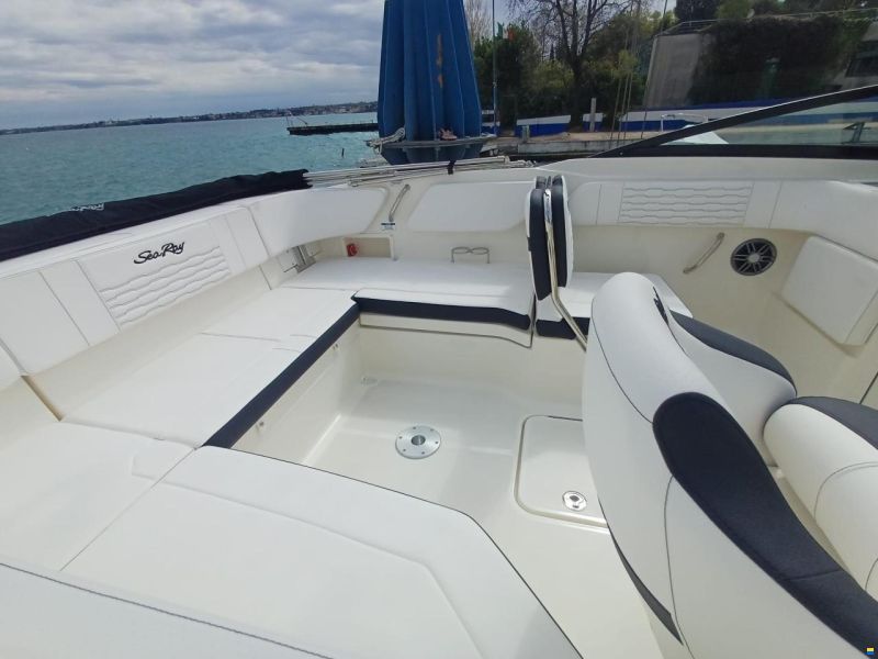 Sea Ray SPX 210 OUTBOARD