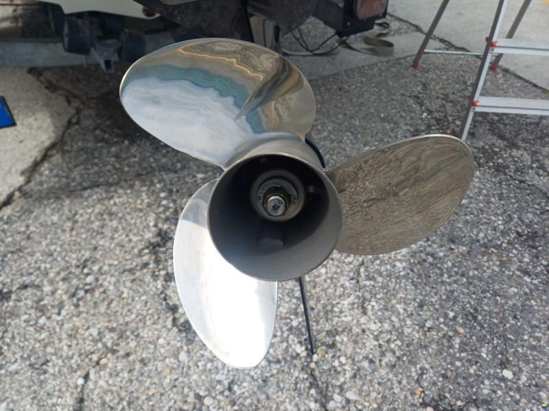 Sea Ray SPX 210 OUTBOARD