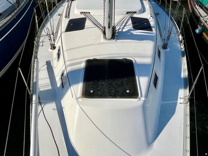 Hunter Marine 30