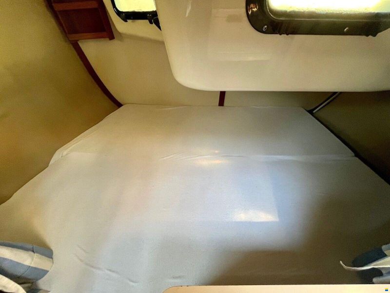 Hunter Marine 30