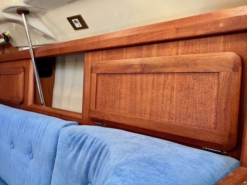 Hunter Marine 30