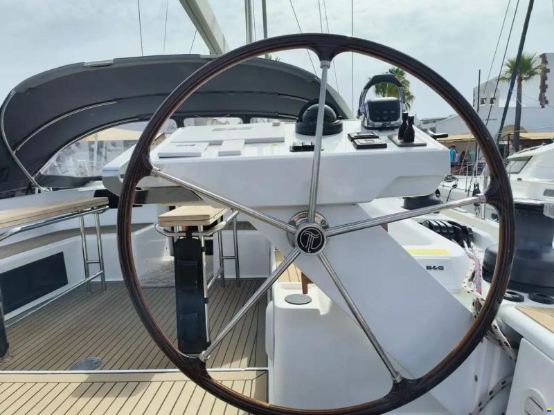 Hanse 588