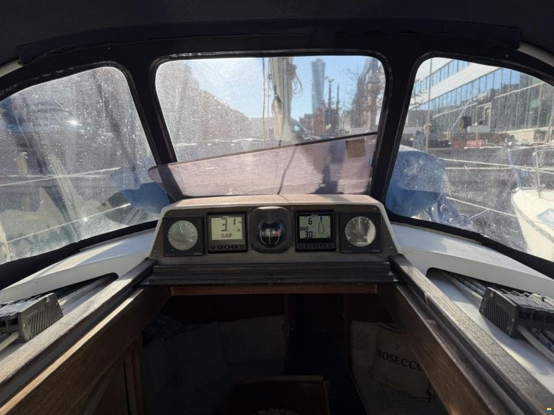 Hanse 331