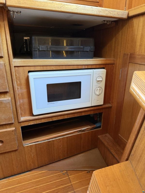 Hanse 331