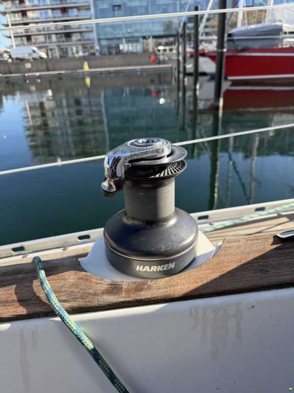 Hanse 331