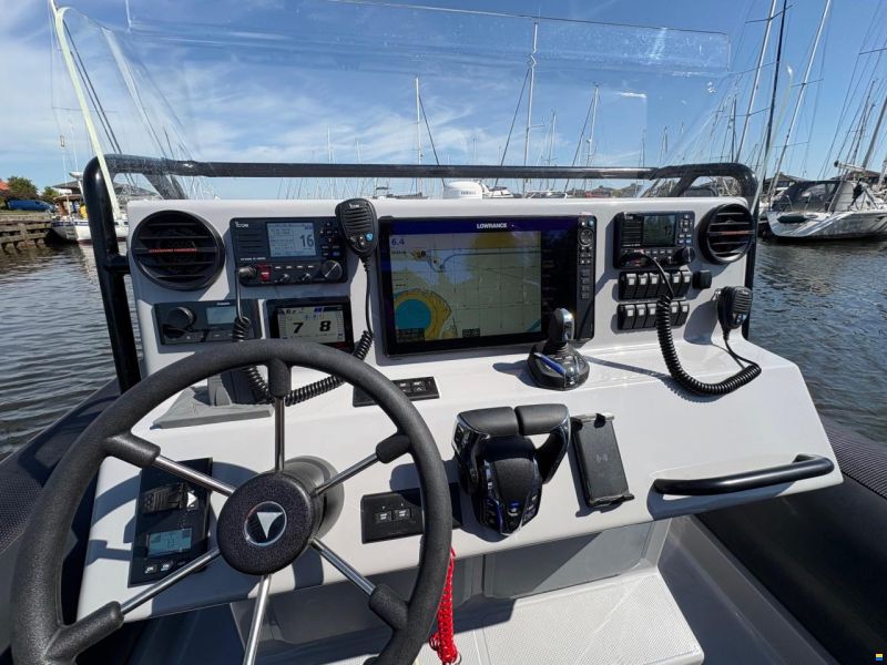 Gemini professional ribs for sale and charter