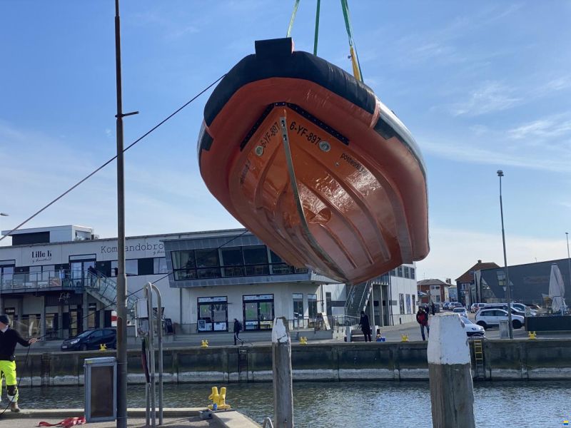 Gemini professional ribs for sale and charter
