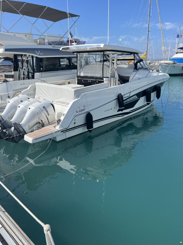 Jeanneau Capcamara 12.5 WA