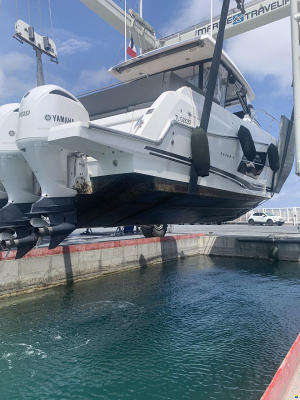 Jeanneau Capcamara 12.5 WA