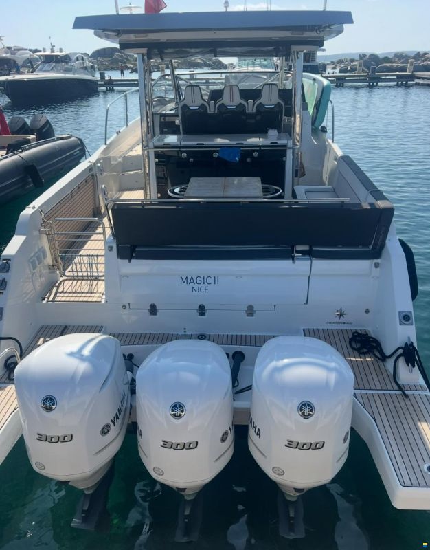 Jeanneau Capcamara 12.5 WA