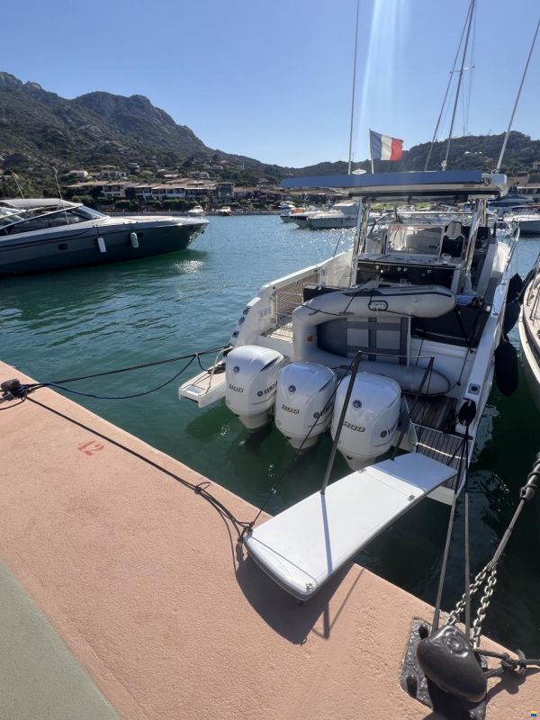 Jeanneau Capcamara 12.5 WA