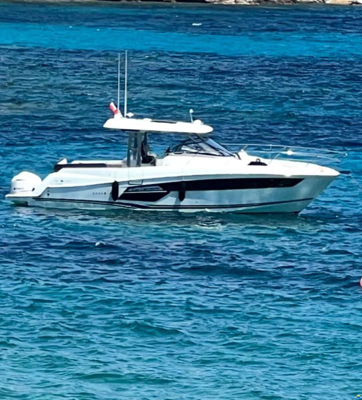 Jeanneau Capcamara 12.5 WA