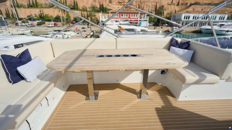 Sealine F530