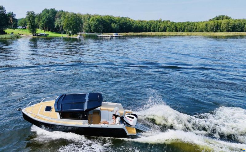 Manara Pilothouse 775 Pleasure