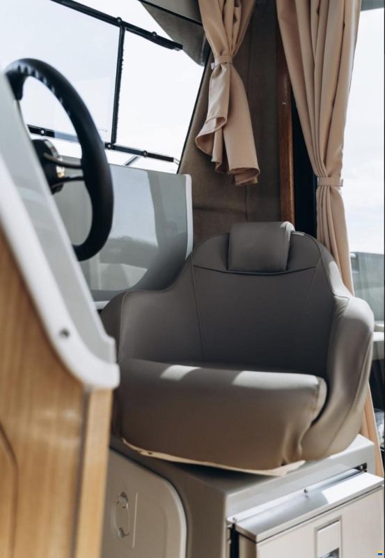 Manara Pilothouse 775 Pleasure