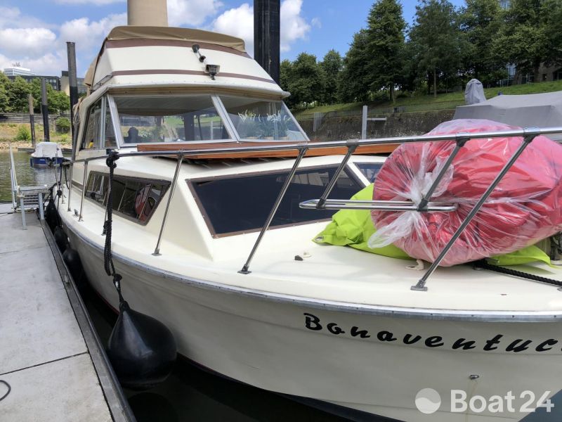 Chris Craft 33 Express Flybridge