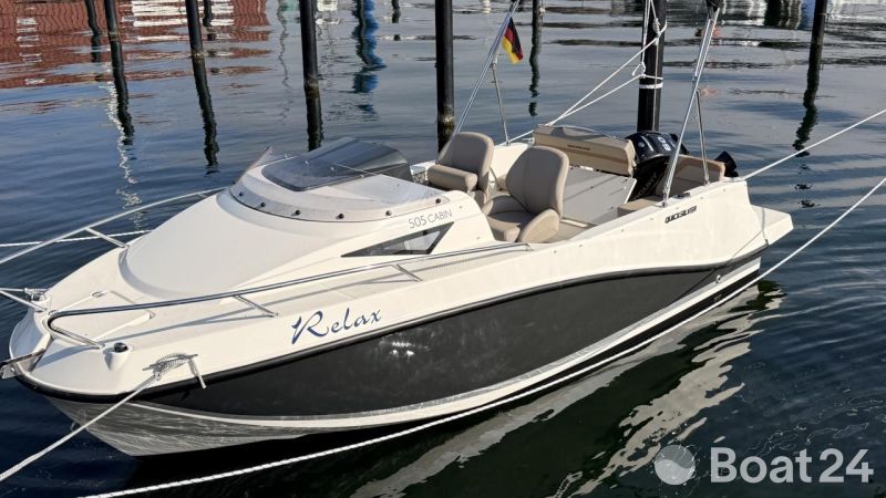 Quicksilver 505 cabin