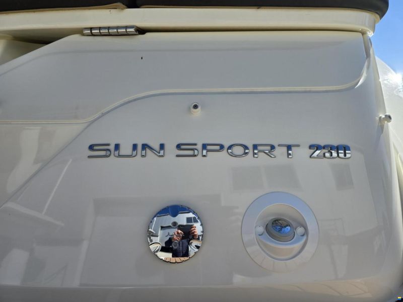Sea Ray SunSport 230