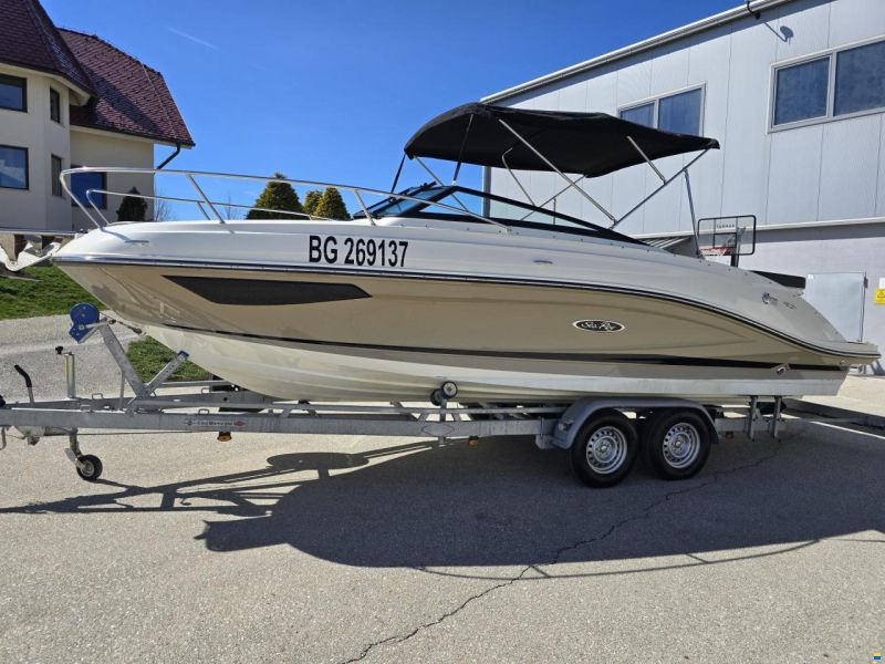 Sea Ray SunSport 230