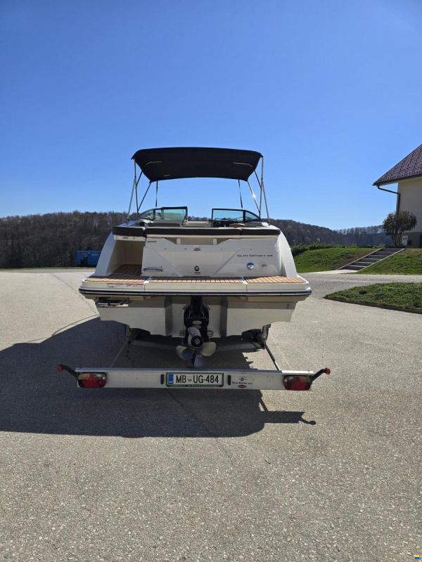 Sea Ray SunSport 230