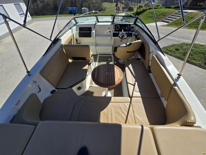 Sea Ray SunSport 230