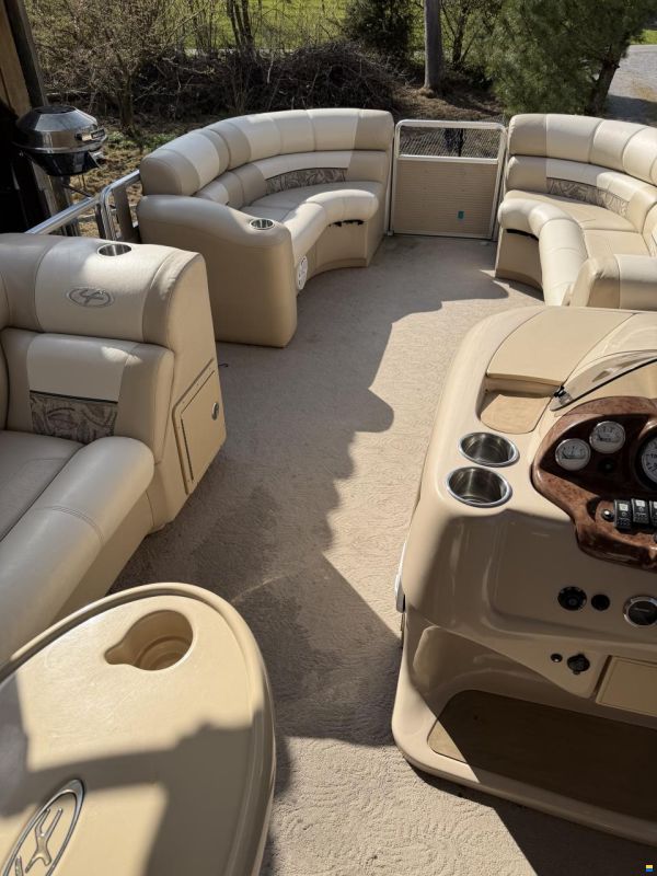 HARRIS KAYOT PONTOON