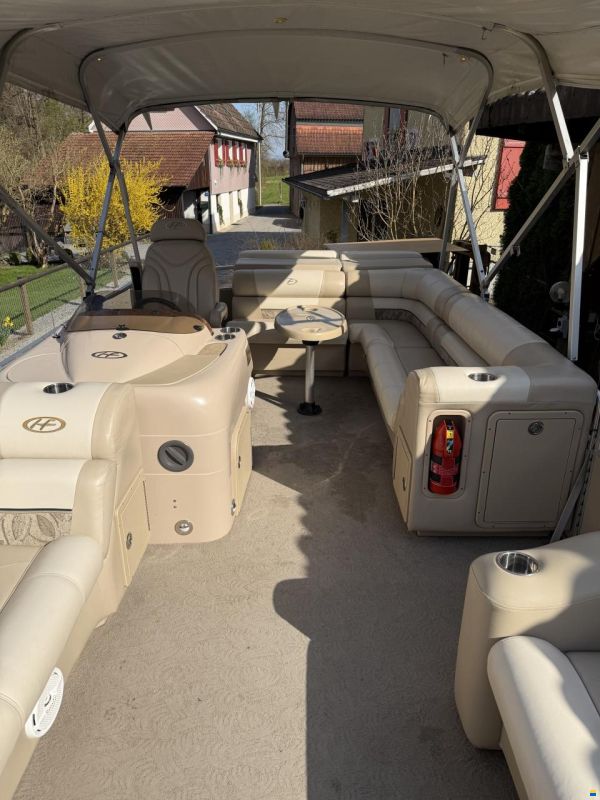 HARRIS KAYOT PONTOON