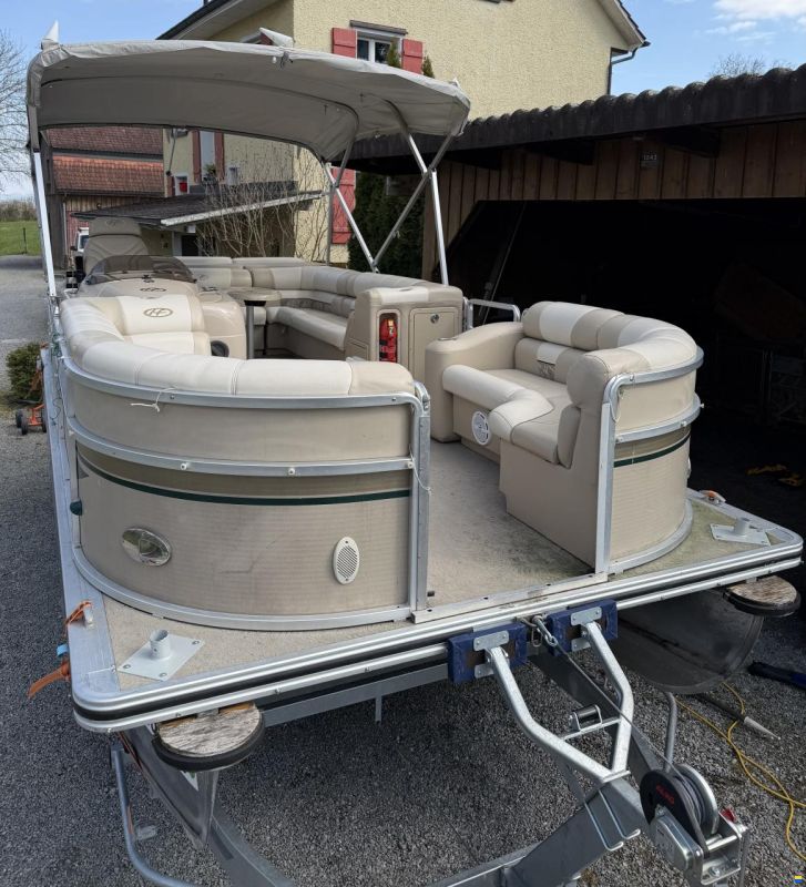 HARRIS KAYOT PONTOON