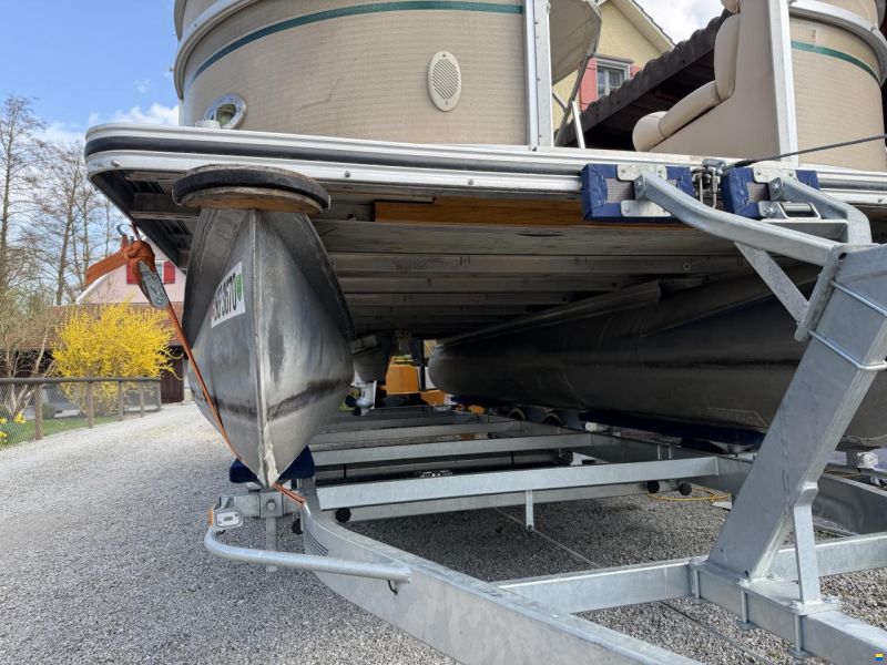 HARRIS KAYOT PONTOON