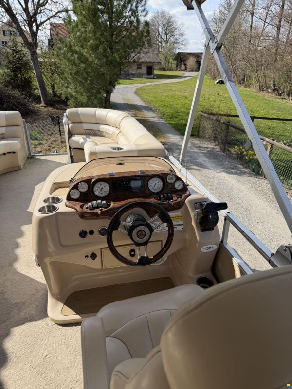 HARRIS KAYOT PONTOON