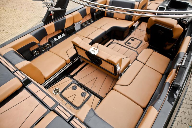 Malibu 23 LSV