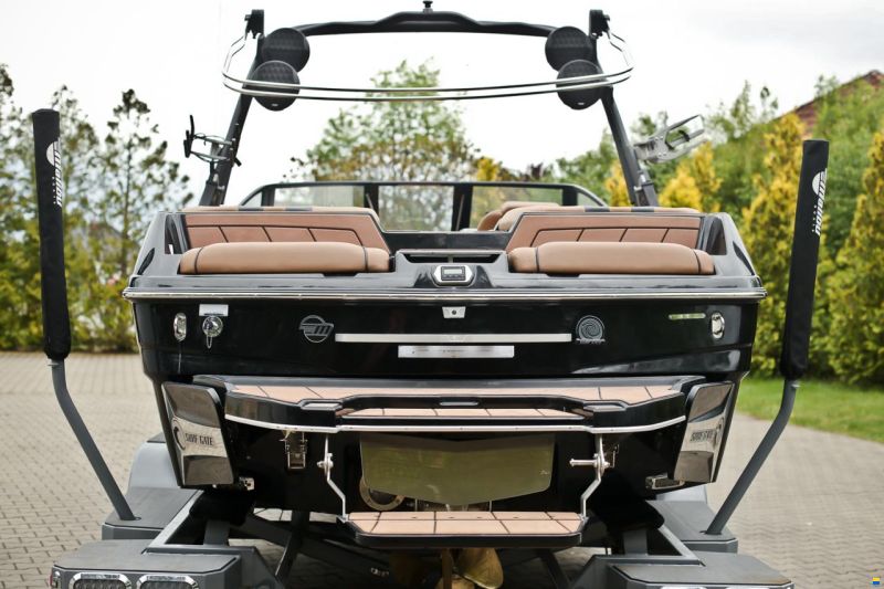 Malibu 23 LSV
