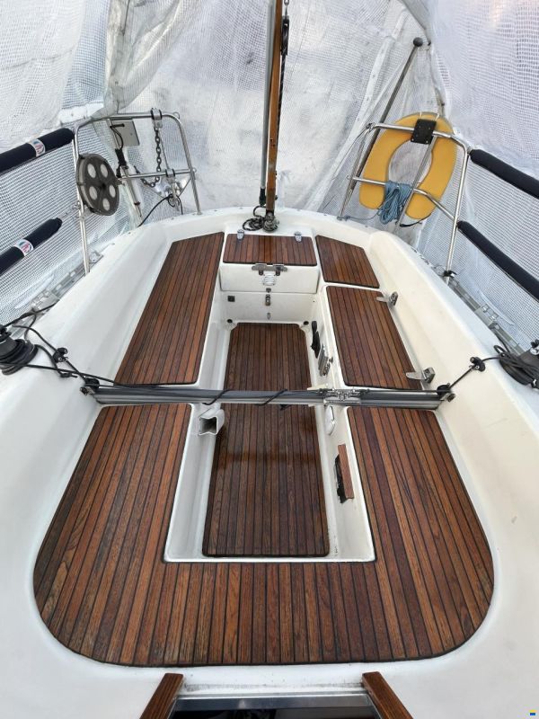 Hanse 300