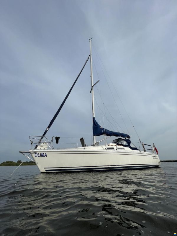 Hanse 300