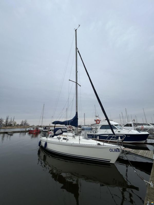 Hanse 300
