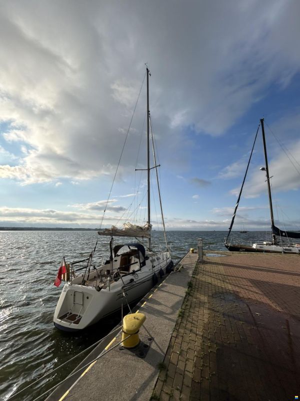 Hanse 300