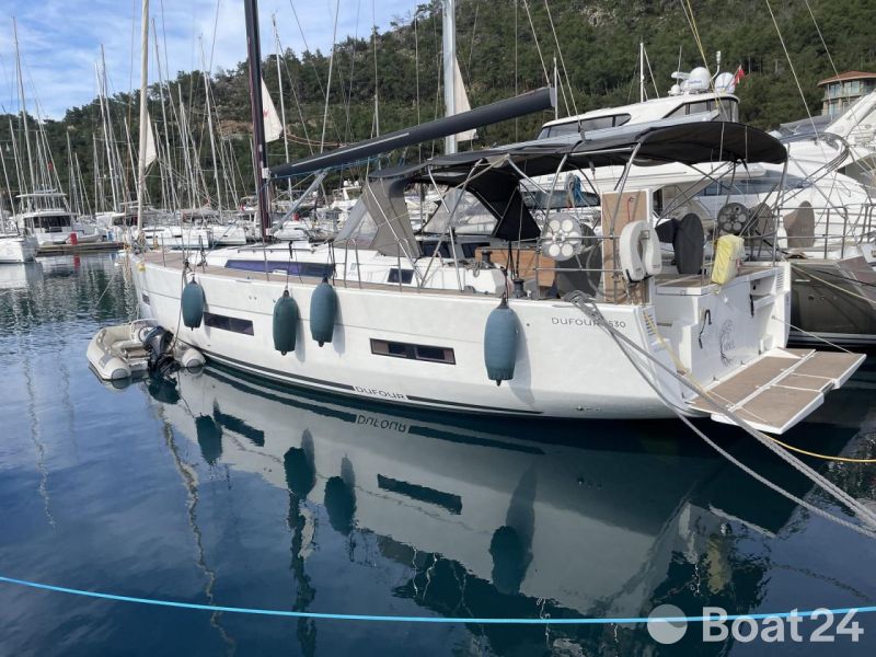 Dufour 530